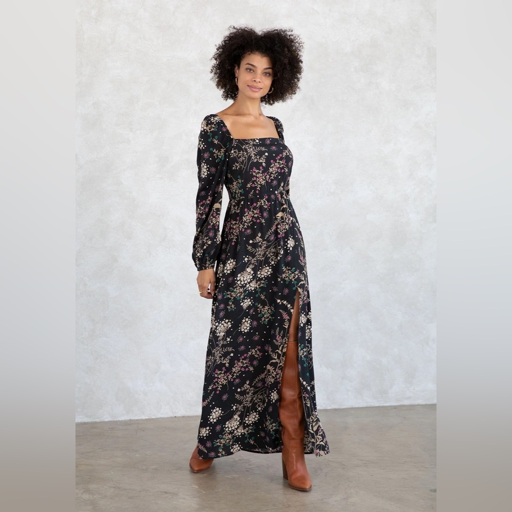 Lovestitch Rue smocked maxi dress 🖤